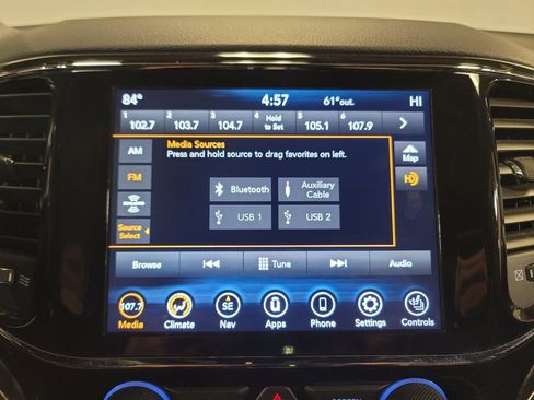 Used 2021 Jeep Grand Cherokee Limited image 15