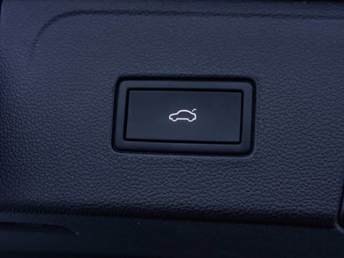 Used 2023 Volkswagen Atlas SEL Premium image 10