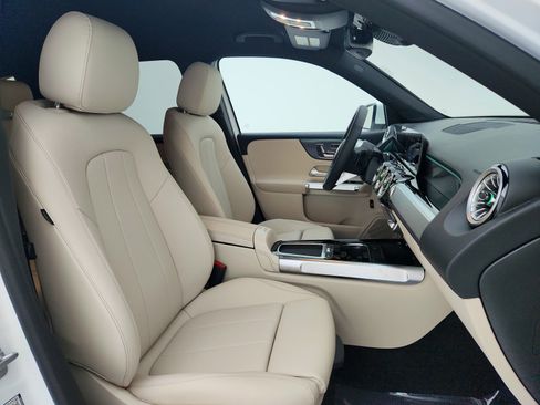 Certified 2025 Mercedes-Benz GLB 250 image 14