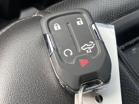 Used 2020 Chevrolet Silverado 1500 High Country w/ Technology Package image 21