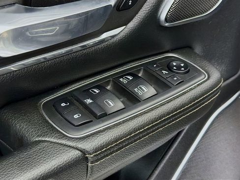 Used 2019 RAM 1500 Laramie AWD/4WD image 21