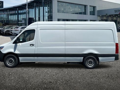 New 2025 Mercedes-Benz Sprinter 2500 image 7