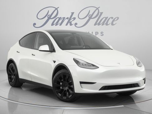 Used 2021 Tesla Model Y Long Range AWD/4WD image 6