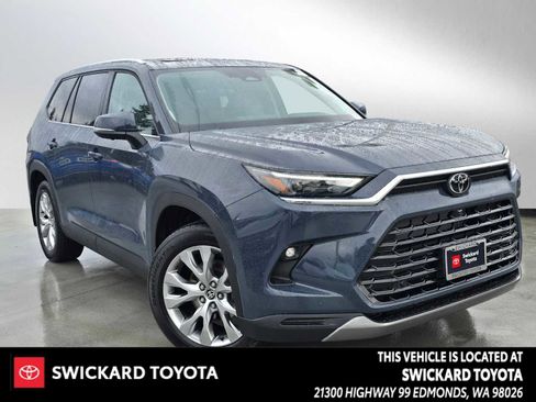 Used 2025 Toyota Grand Highlander Limited image 1