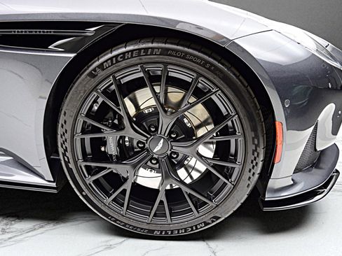 Used 2024 Aston Martin DB12 Coupe image 44