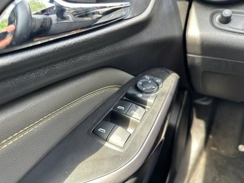 Used 2025 Chevrolet Trax ACTIV FWD image 41