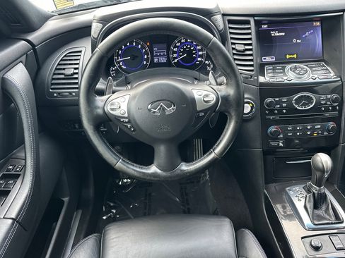 Used 2017 INFINITI QX70 AWD w/ Premium Package image 28