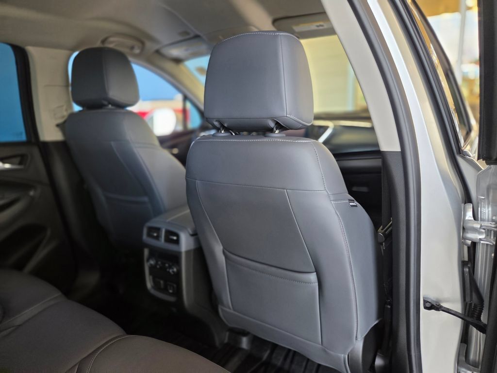 Used 2019 Buick Envision Essence FWD image 27