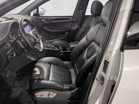 Used 2022 Porsche Macan image 22