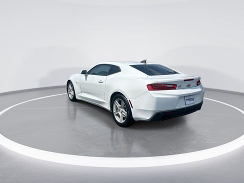 Used 2017 Chevrolet Camaro LT RWD image 7