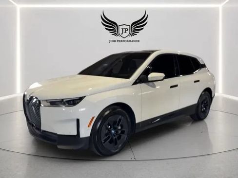Used 2023 BMW iX xDrive50 w/ Convenience Package AWD/4WD image 3