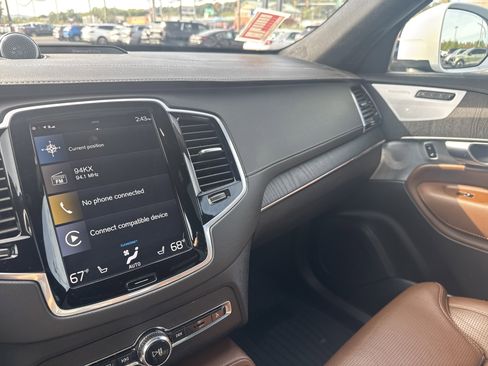 Used 2022 Volvo XC90 T8 Inscription image 22