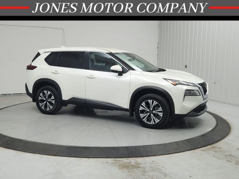 Used 2022 Nissan Rogue SV FWD image 1