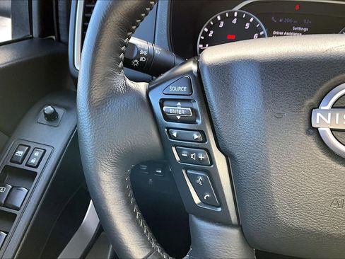 Used 2024 Nissan Frontier SV w/ Hardbody Edition image 11