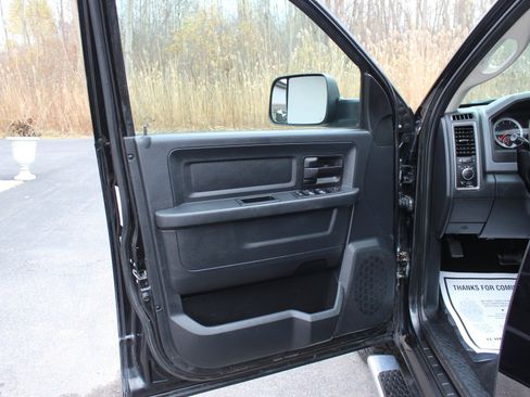 Used 2016 RAM 1500 ST w/ SXT Appearance Group image 14