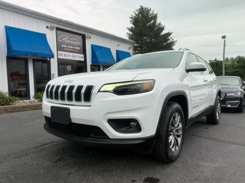 Used 2021 Jeep Cherokee Latitude Plus AWD/4WD image 1