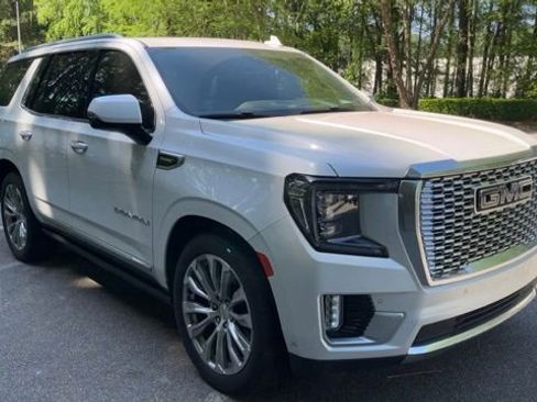 Used 2024 GMC Yukon Denali w/ Denali Reserve Package image 2