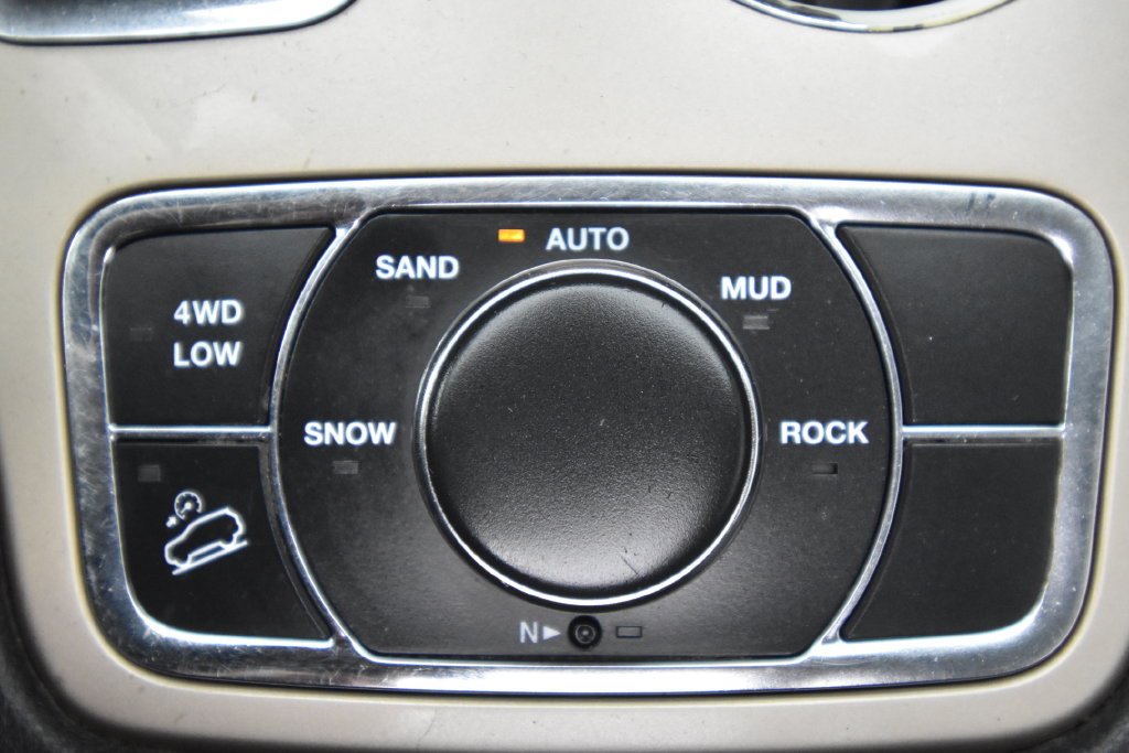 Used 2017 Jeep Grand Cherokee Limited AWD/4WD image 31