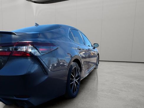 Used 2023 Toyota Camry SE image 11