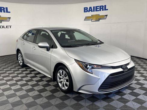 Used 2024 Toyota Corolla LE FWD image 7