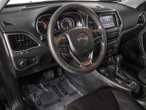 Used 2021 Jeep Cherokee Latitude image 5