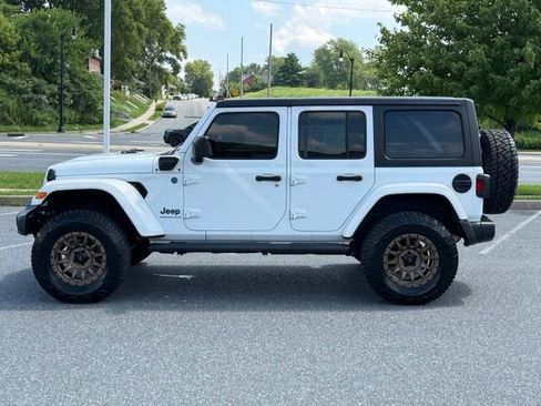 Used 2024 Jeep Wrangler Unlimited w/ Convenience Group AWD/4WD image 10