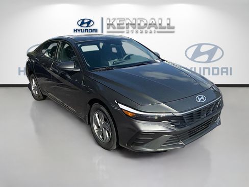 New 2026 Hyundai Elantra SE FWD image 1