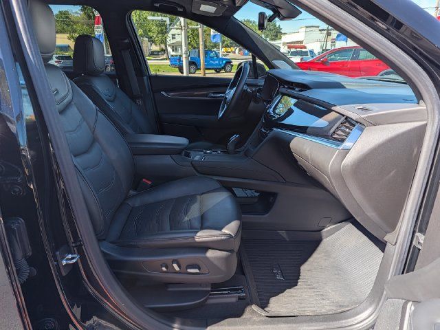 Used 2024 Cadillac XT6 Premium Luxury w/ Platinum Package AWD/4WD image 12
