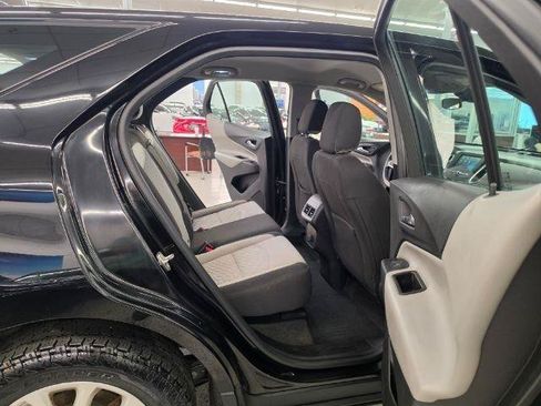 Used 2018 Chevrolet Equinox LS FWD image 11