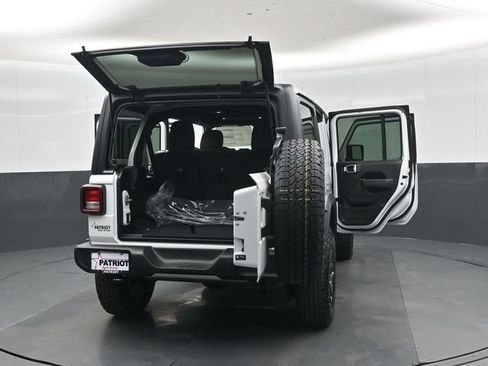 New 2026 Jeep Wrangler Unlimited Sport w/ Convenience Group AWD/4WD image 49
