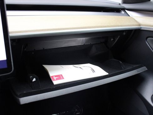 Used 2023 Tesla Model 3 Standard Range image 11