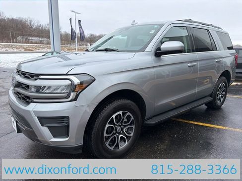 Used 2024 Ford Expedition XLT image 3