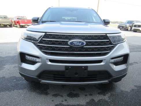 Used 2024 Ford Explorer XLT w/ Equipment Group 202A AWD/4WD image 2