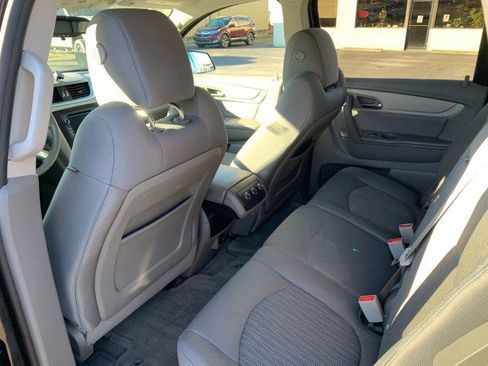 Used 2017 Chevrolet Traverse LT image 11