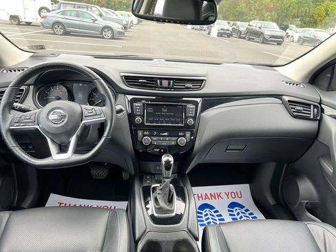 Used 2022 Nissan Rogue Sport SL w/ Premium Package image 18