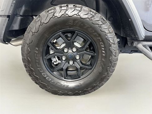 Used 2024 Jeep Wrangler Willys image 11