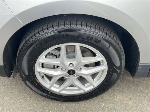 Used 2023 Ford Edge SEL image 17