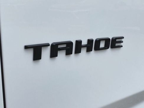 Used 2022 Chevrolet Tahoe Z71 w/ Luxury Package AWD/4WD image 31