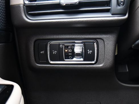 Used 2024 Lincoln Corsair Reserve w/ Towing Package image 28