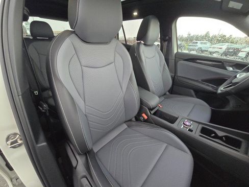 New 2026 Volkswagen Tiguan SE R-Line image 13