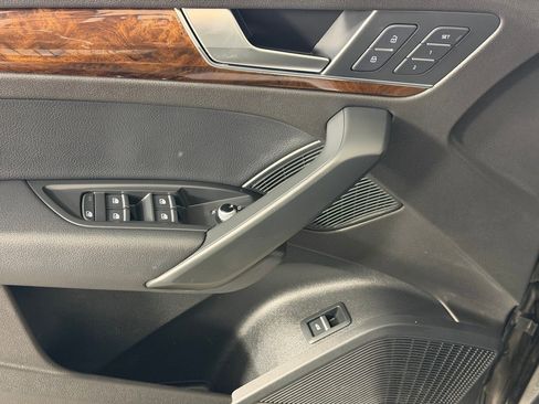 Used 2018 Audi Q5 2.0T Premium Plus w/ Premium Plus Package AWD/4WD image 13