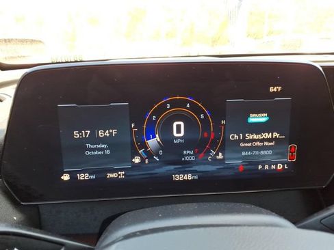 Used 2025 Chevrolet Traverse Z71 AWD/4WD image 40