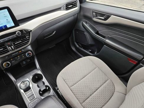 Used 2022 Ford Escape SE image 15