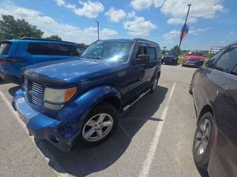 Used 2010 Dodge Nitro SXT w/ Chrome Accents Group AWD/4WD image 6