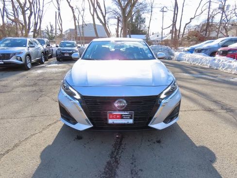 Used 2023 Nissan Altima 2.5 SV image 6