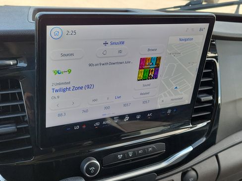 Used 2023 Ford Transit 350 XLT image 25