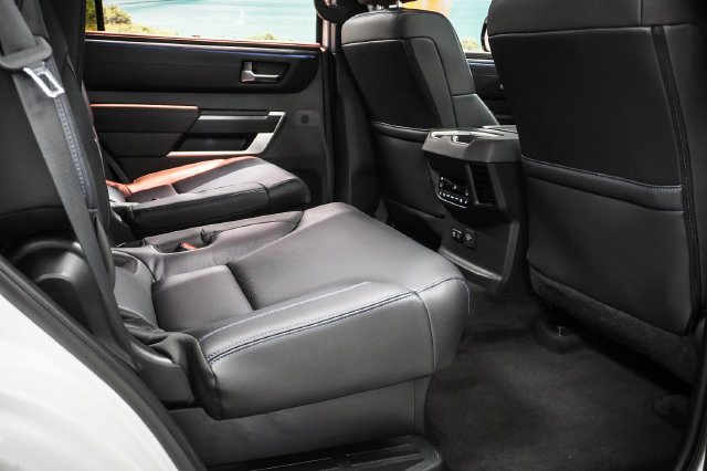 Used 2024 Toyota Sequoia Platinum AWD/4WD image 24
