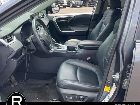 Used 2021 Toyota RAV4 XLE Premium AWD/4WD image 10