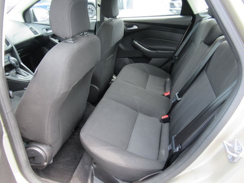 Used 2018 Ford Focus SE FWD image 30