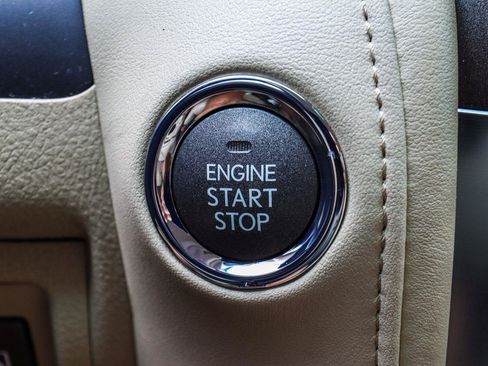 Used 2011 Lexus LX 570 4WD w/ Luxury Pkg image 13